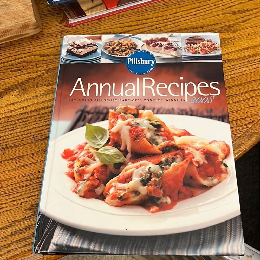 2008 Pillsbury Annual Recipes, 352 page cookbook